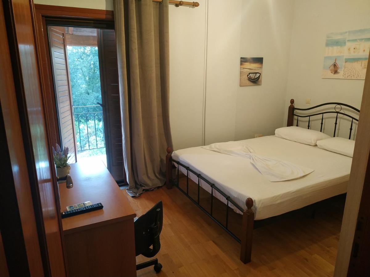 Villa Dimitris Áfra Buitenkant foto