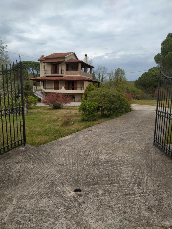 Villa Dimitris Áfra Buitenkant foto