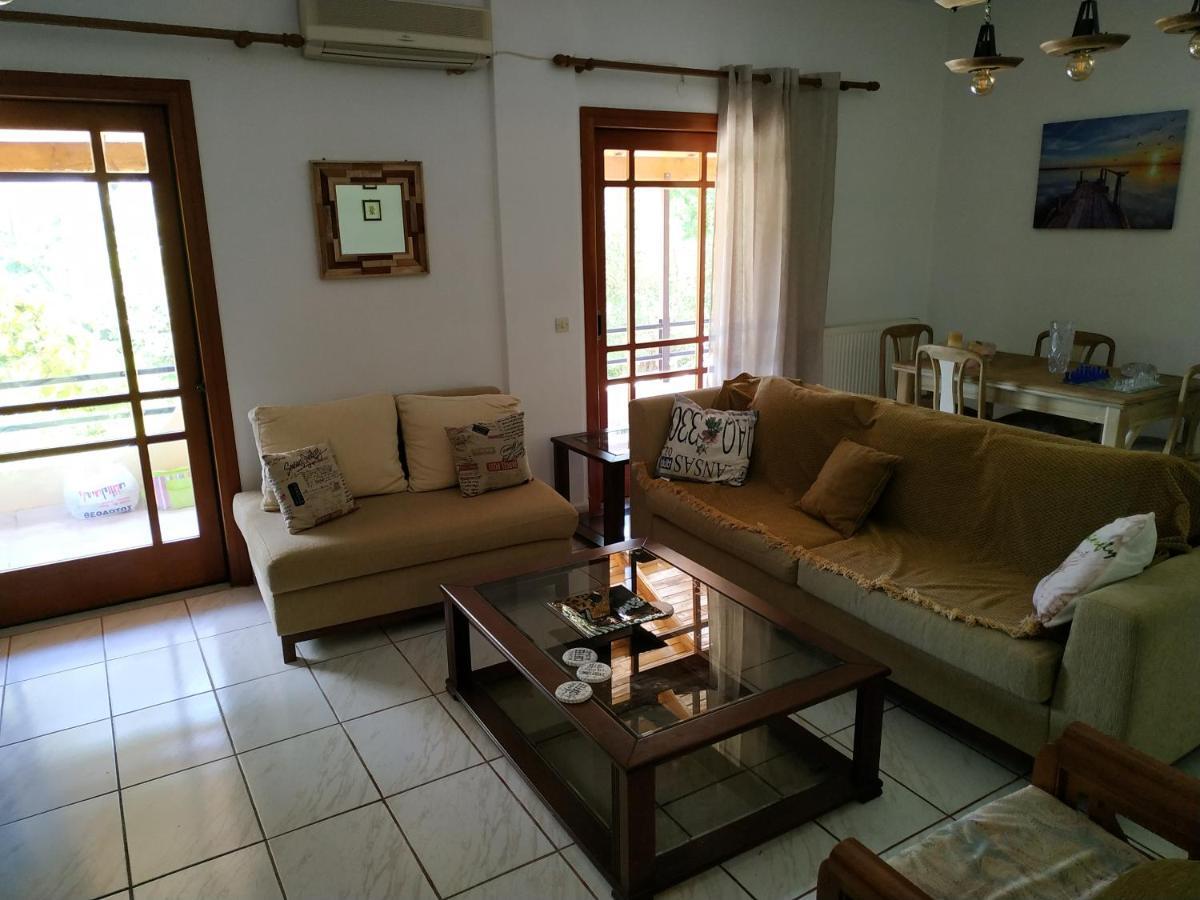 Villa Dimitris Áfra Buitenkant foto
